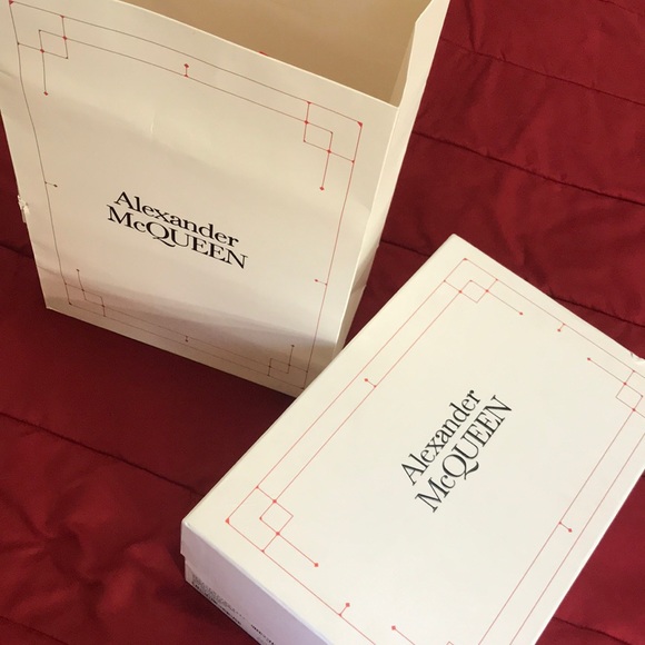 Alexander McQueen oversized sneaker - Picture 3 of 6